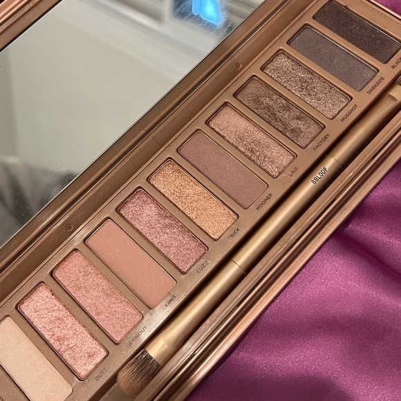 NAKED 3 Eyeshadow Palette - Picture 4 of 5